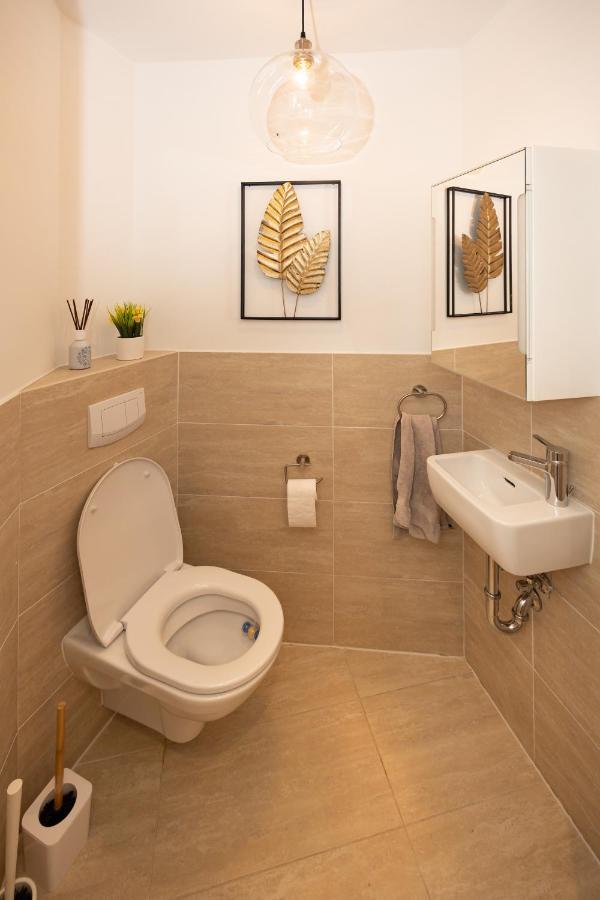 Rooftop Cozy Apartment Near Innerstadt With Ac Vienna Esterno foto