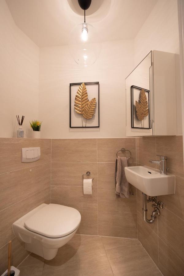 Rooftop Cozy Apartment Near Innerstadt With Ac Vienna Esterno foto